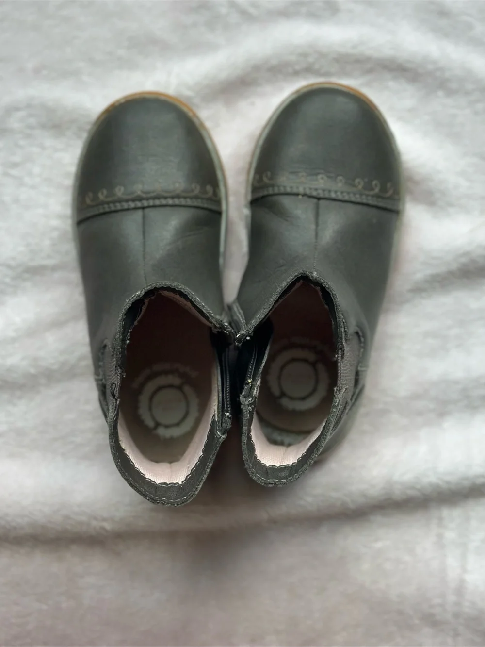 Livie & Luca Girls Gray Leather Zip Ankle Boots